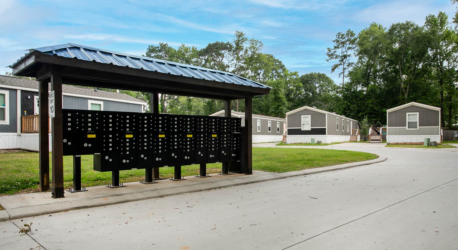 Robles Verdes mailboxes